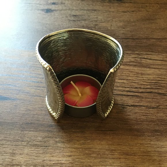 Pebbled Silver Cuff - Picture 4 of 13